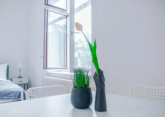 Classy 2br Apt. W/ Exclusive Location Near Akh Апартаменти Відень