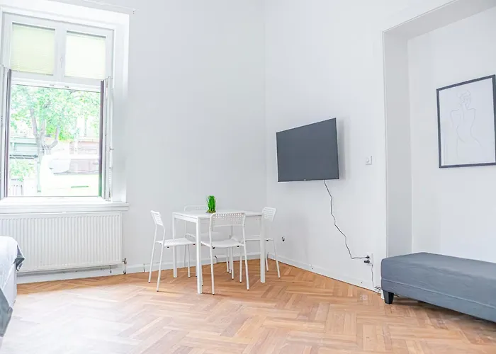 Classy 2br Apt. W/ Exclusive Location Near Akh *