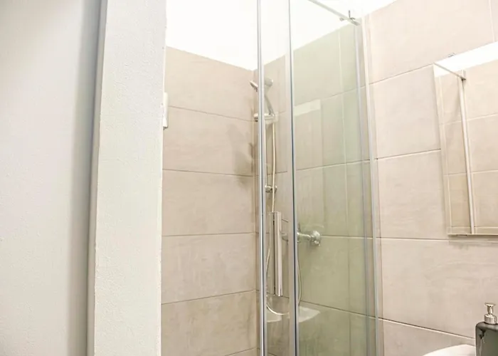 Classy 2br Apt. W/ Exclusive Location Near Akh * Відень