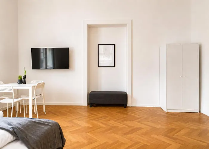 Classy 2br Apt. W/ Exclusive Location Near Akh Apartment Vienna