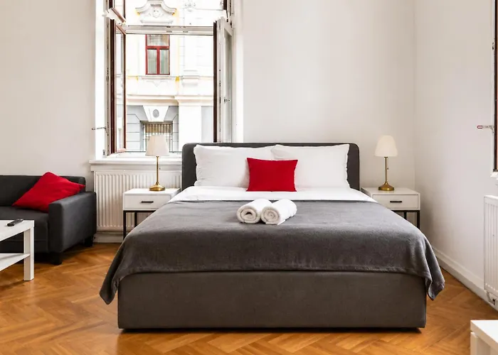 Classy 2br Apt. W/ Exclusive Location Near Akh