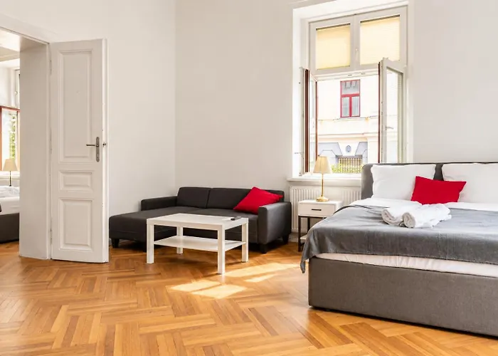 Classy 2br Apt. W/ Exclusive Location Near Akh